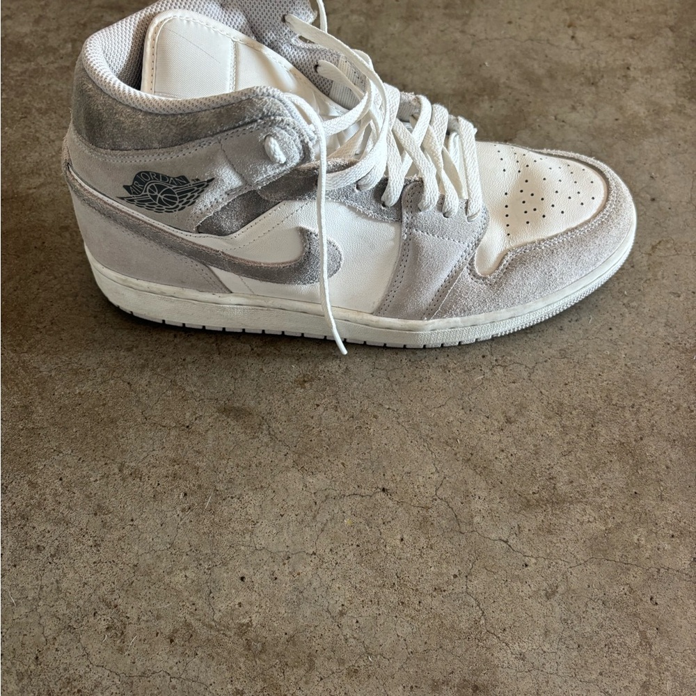 Nike Men's White and Gray Sneakers